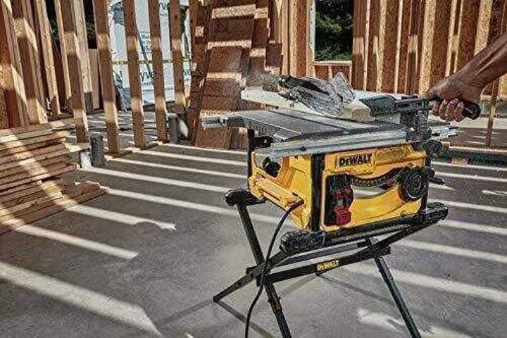DEWALT Table Saw for Jobsite, Compact, 8-1/4-Inch (DWE7485) - Image 4